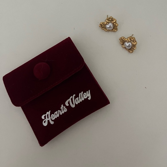 Hearts Valley Pearl and Gold Studded Heart Earrings - Picture 3 of 4